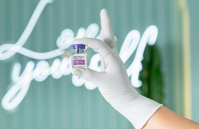 Read more about the article Botox Wajah: Kecantikan Modern dalam Sebuah Suntikan