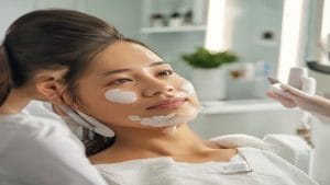 Read more about the article Panduan Facial Treatment: Langkah, Alasan, Contoh, Aftercare