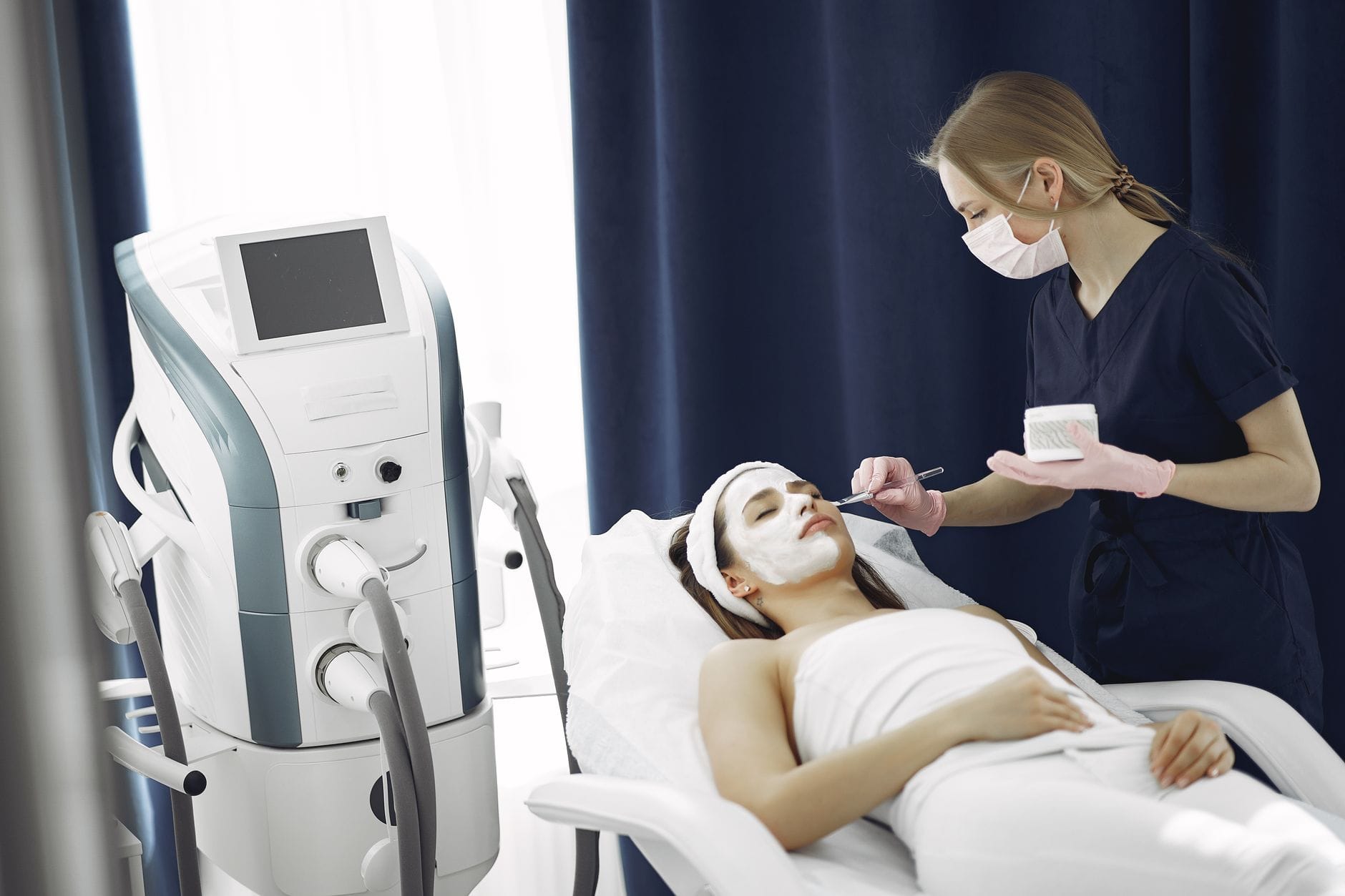 Konsultasi skincare dokter untuk perawatan kulit aman sesuai kondisi dan kebutuhan pasien