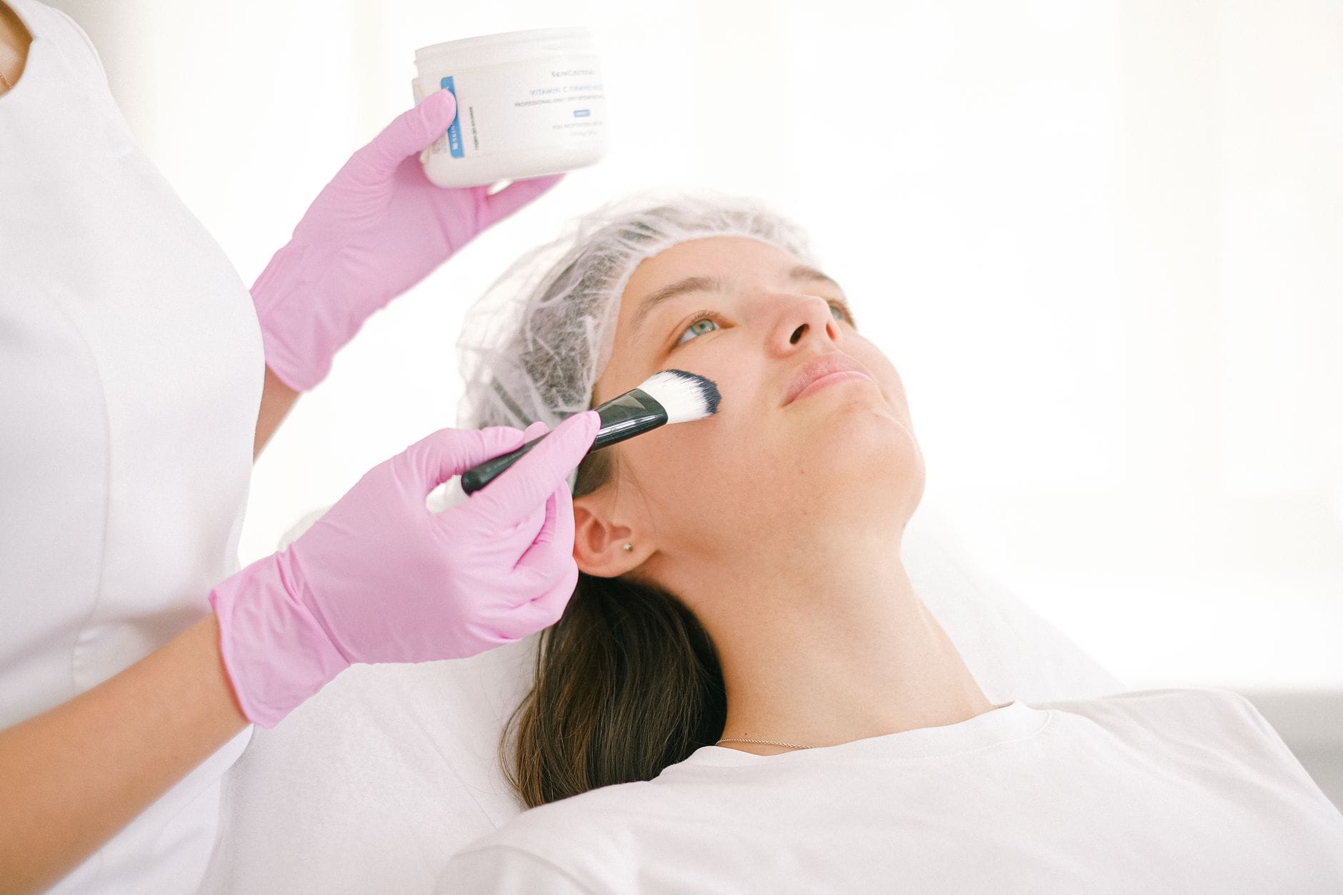 Read more about the article Skincare Dokter Bukan Jalan Pintas: Pelajaran Praktik
